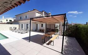 Spacious House In Aldeia Dos Pinheiros With Pool