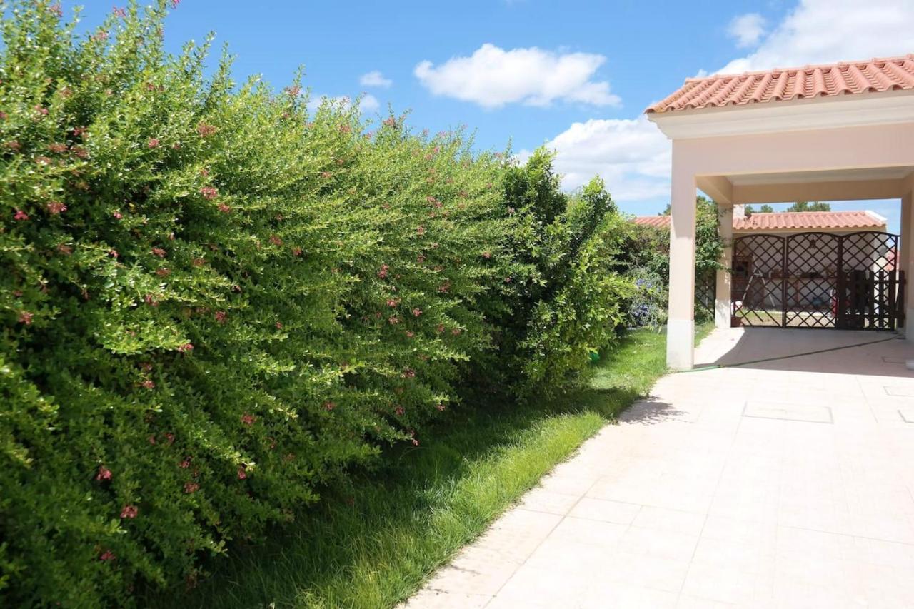 Spacious House In Aldeia Dos Pinheiros With Pool Azeitão Exterior foto